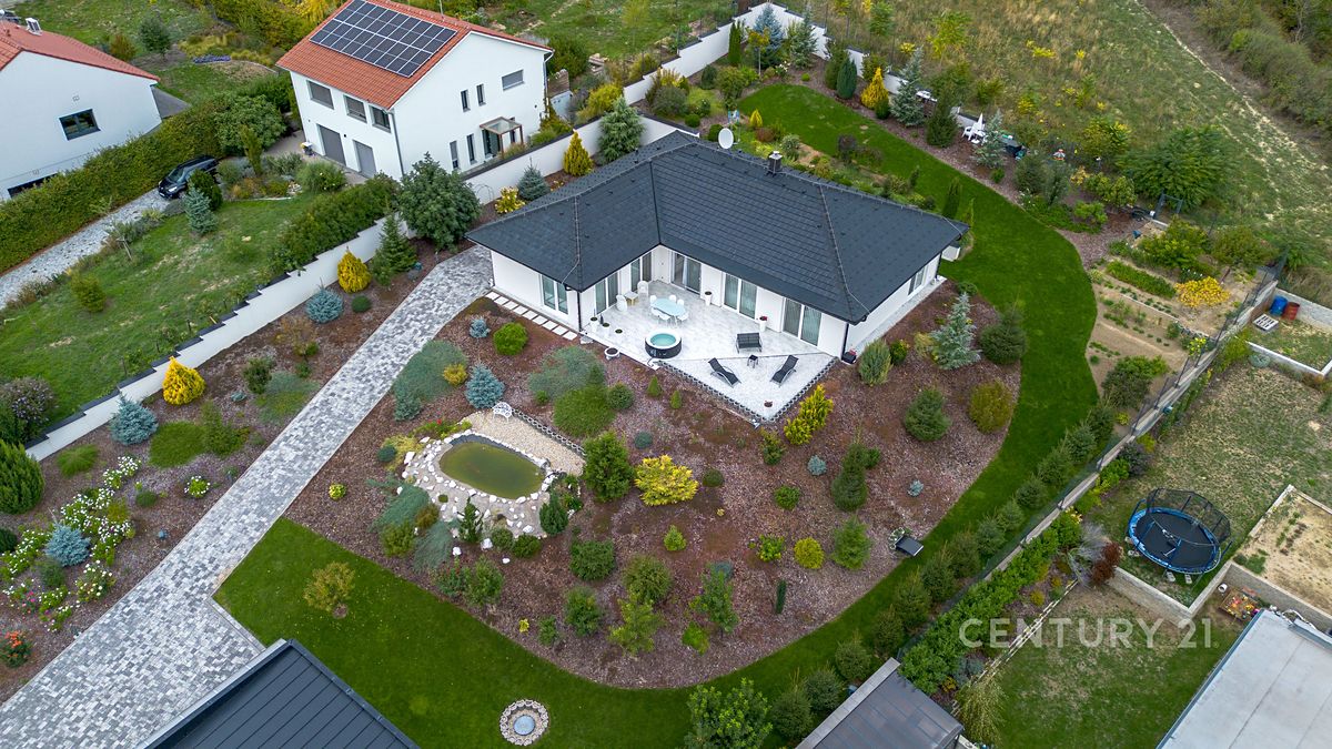 Prodej vícegeneračního domu 186 m², pozemek 2232 m² – fotografie 3