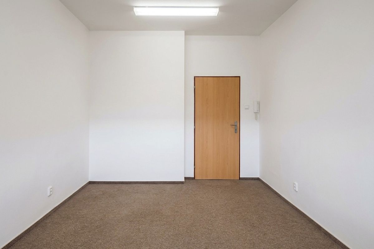 Pronájem kanceláře 19 m² – fotografie 2