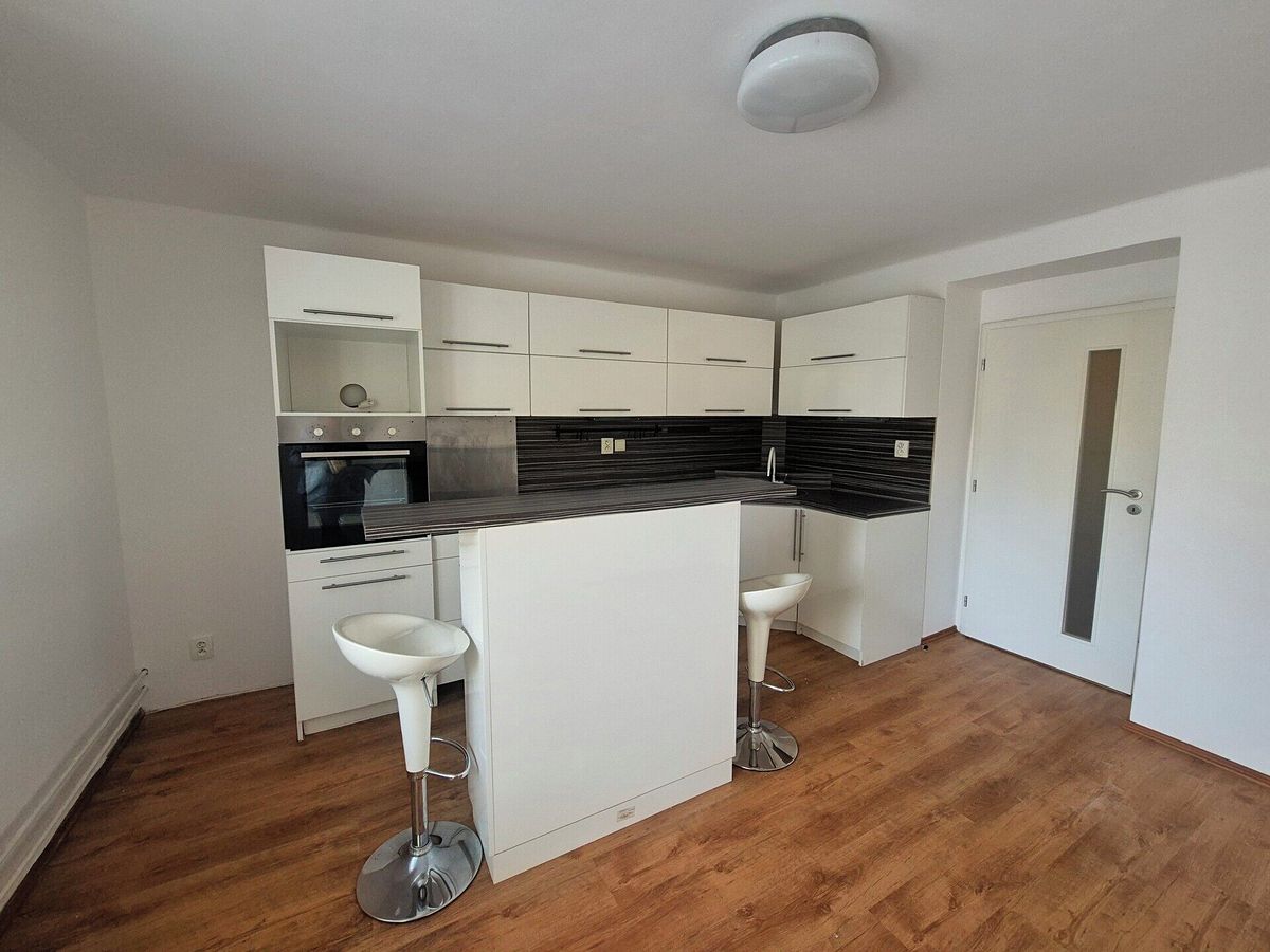 Pronájem bytu 3+kk 67 m² – fotografie 3