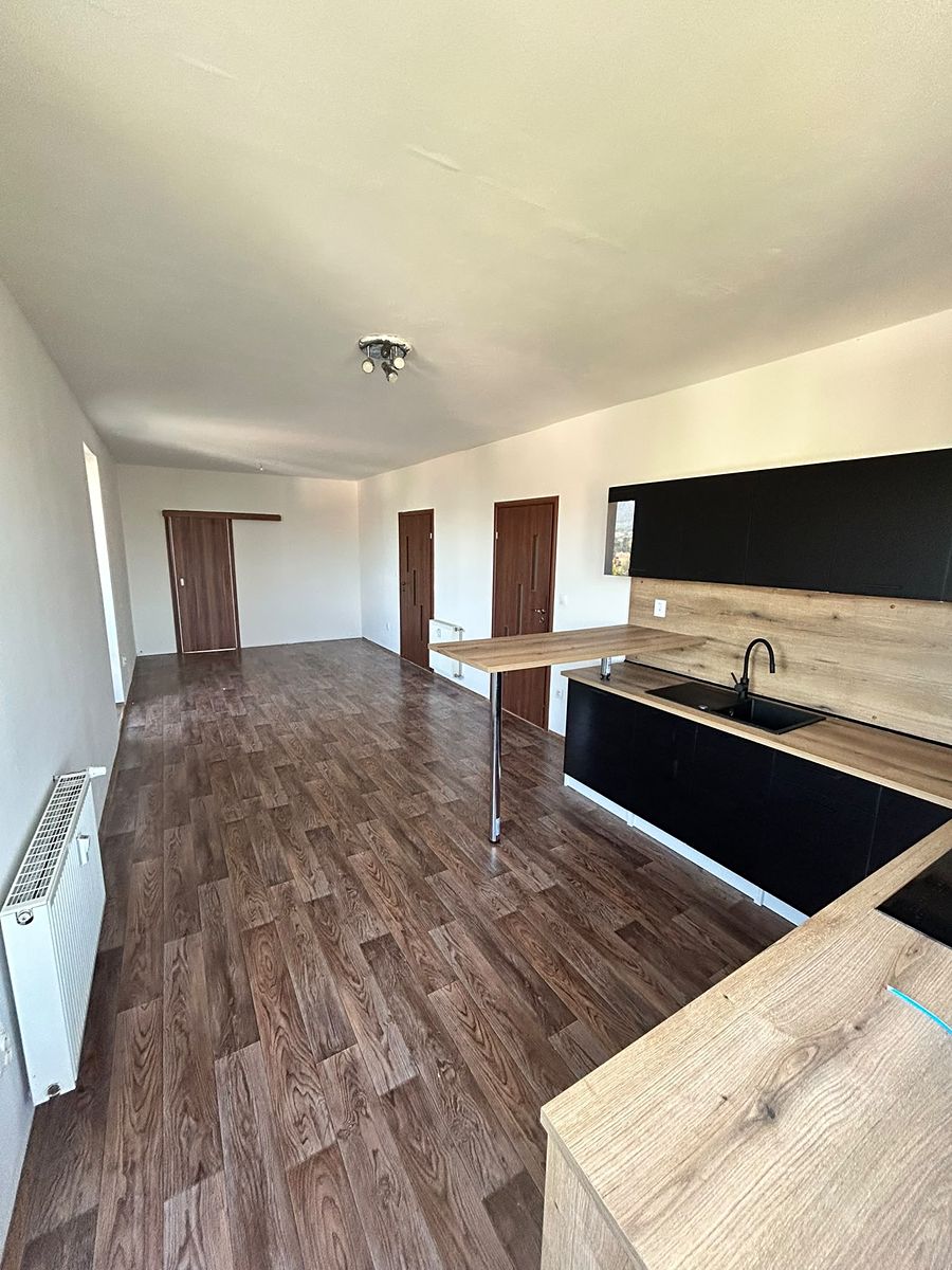 Pronájem bytu 2+1 73 m² – fotografie 2