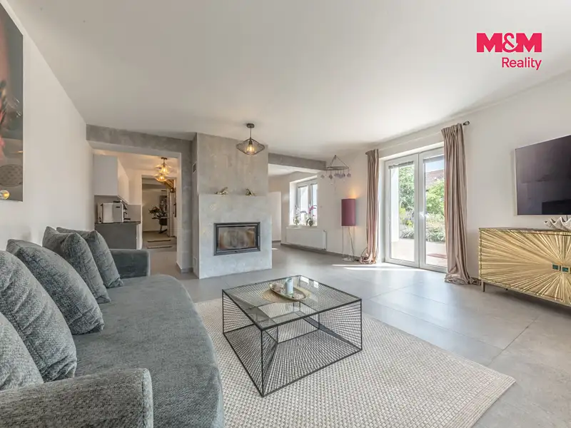 Prodej rodinného domu 262 m², pozemek 1440 m², Řepín – náhled fotky 2