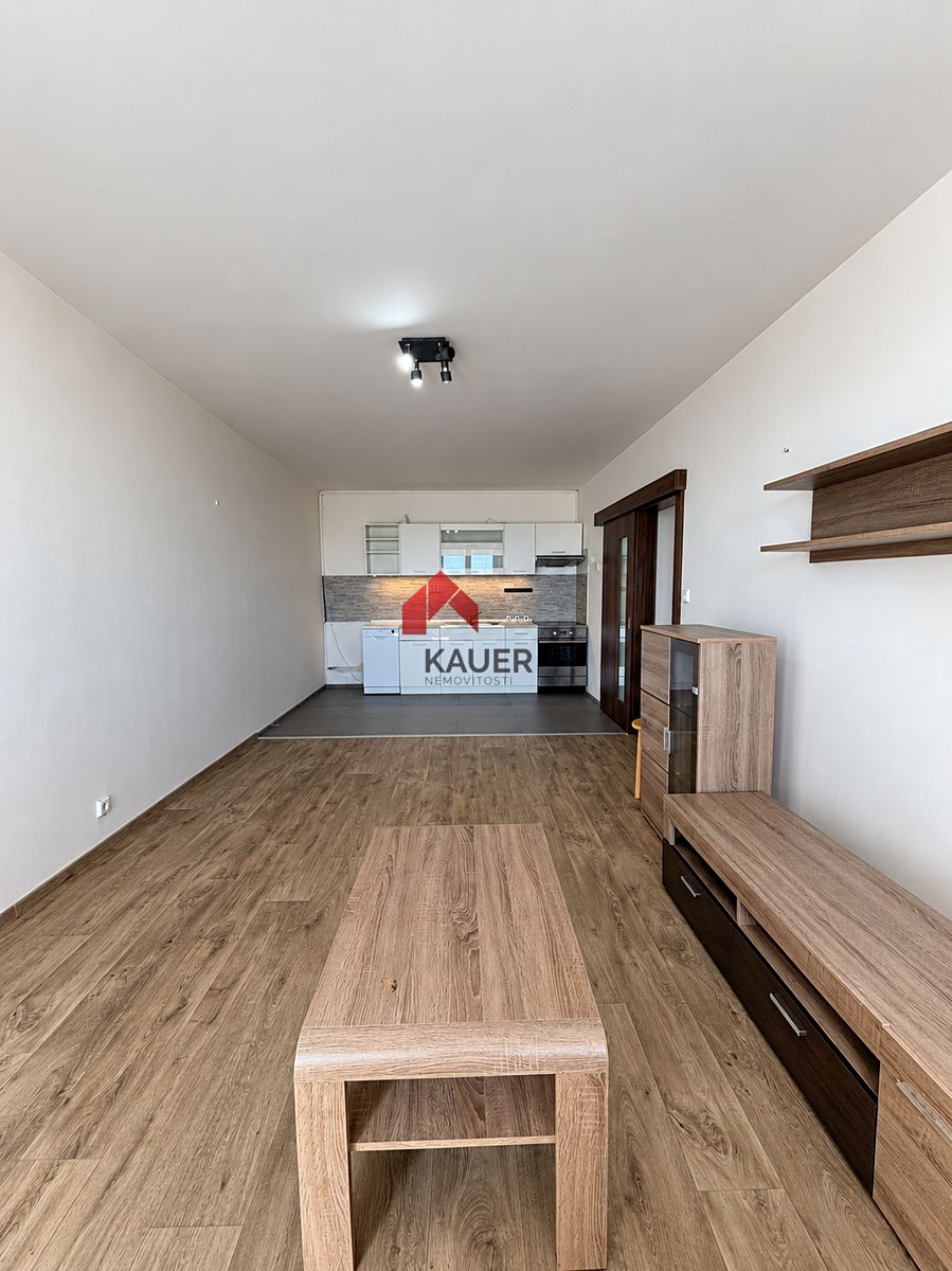 Pronájem bytu 2+kk 48 m² – fotografie 2