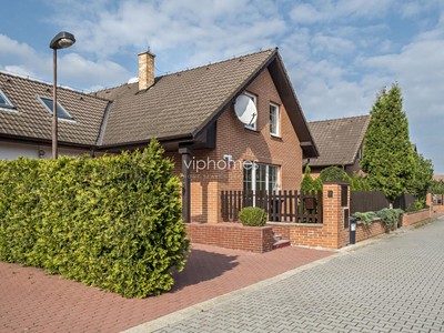 Pronájem  vily 250 m², pozemek 383 m²