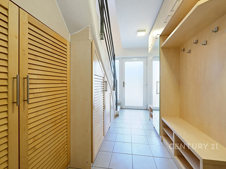 Будинок на продаж, 210 м² (32 з 33)
