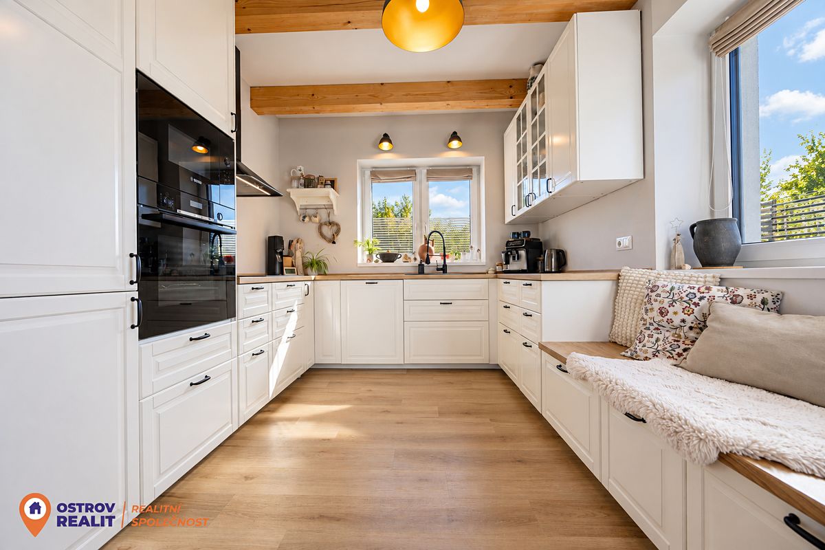 Prodej rodinného domu 188 m², pozemek 619 m² – fotografie 3