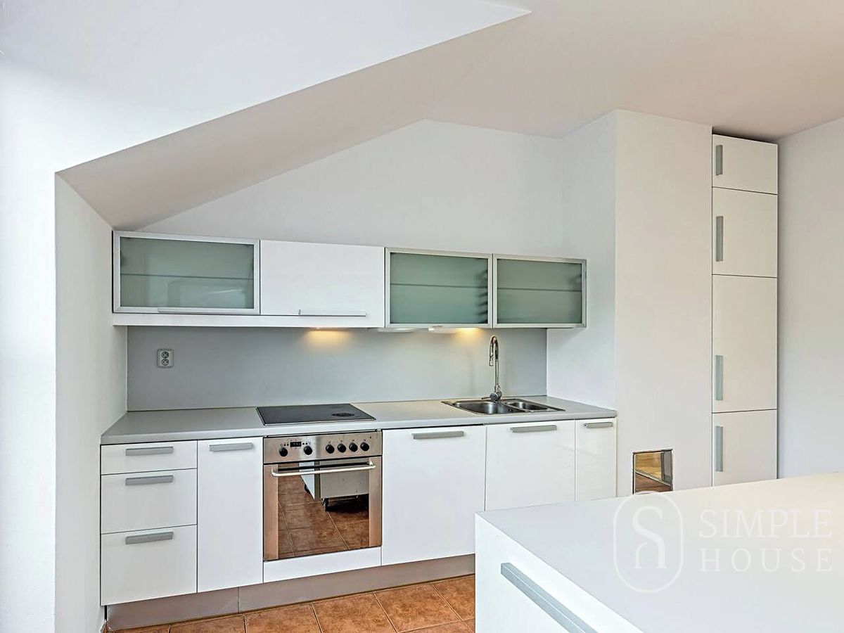 Pronájem bytu 4+1 130 m² – fotografie 3
