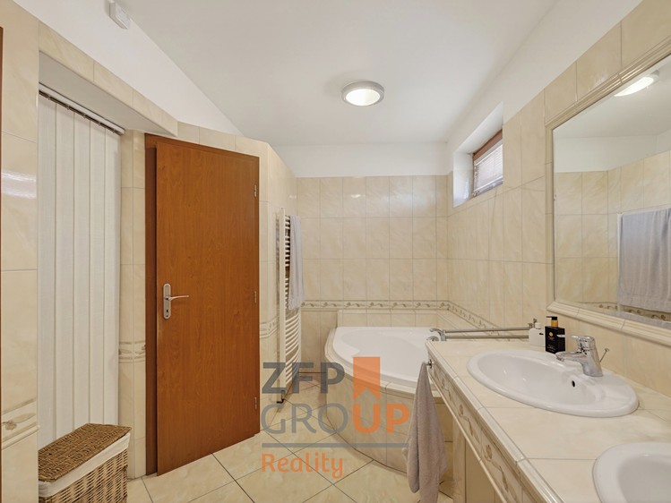 Prodej domu, 202 m² (11 z 26)