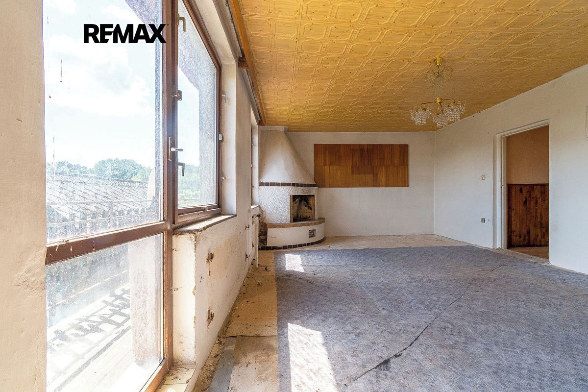 Prodej rodinného domu 280 m², pozemek 1956 m² – fotografie 4