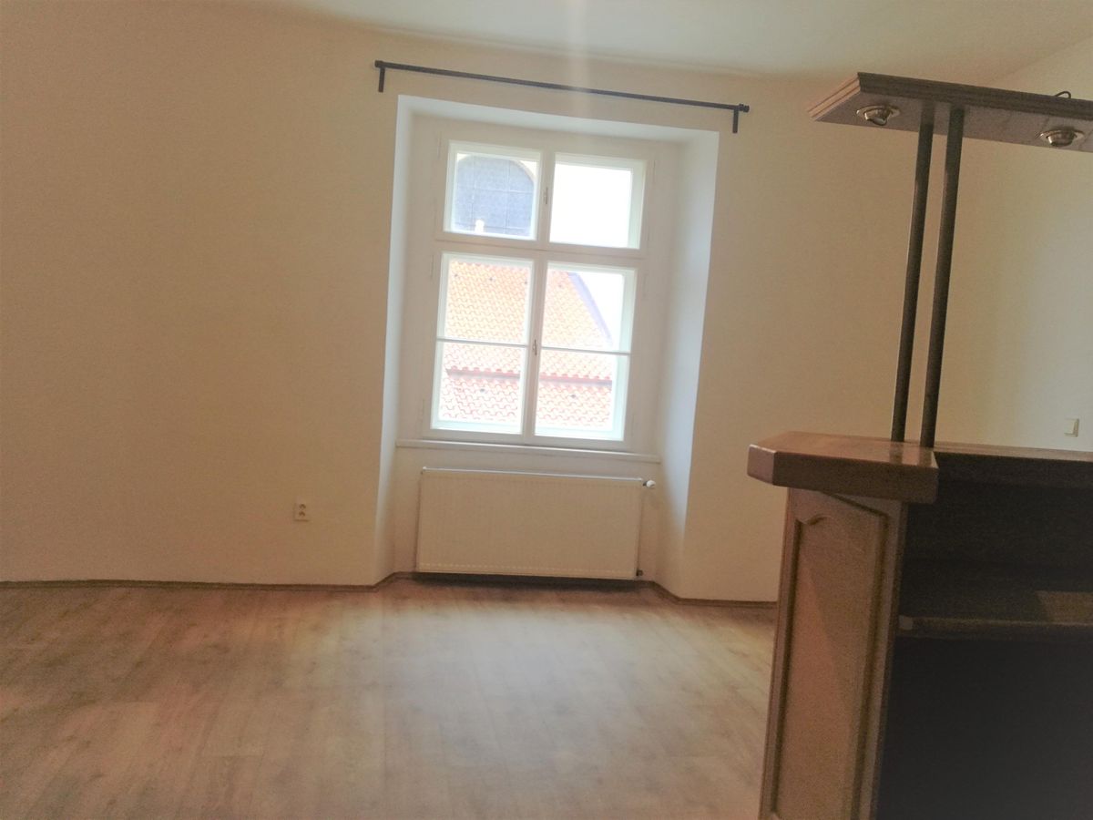 Pronájem bytu 2+kk 64 m² – fotografie 2