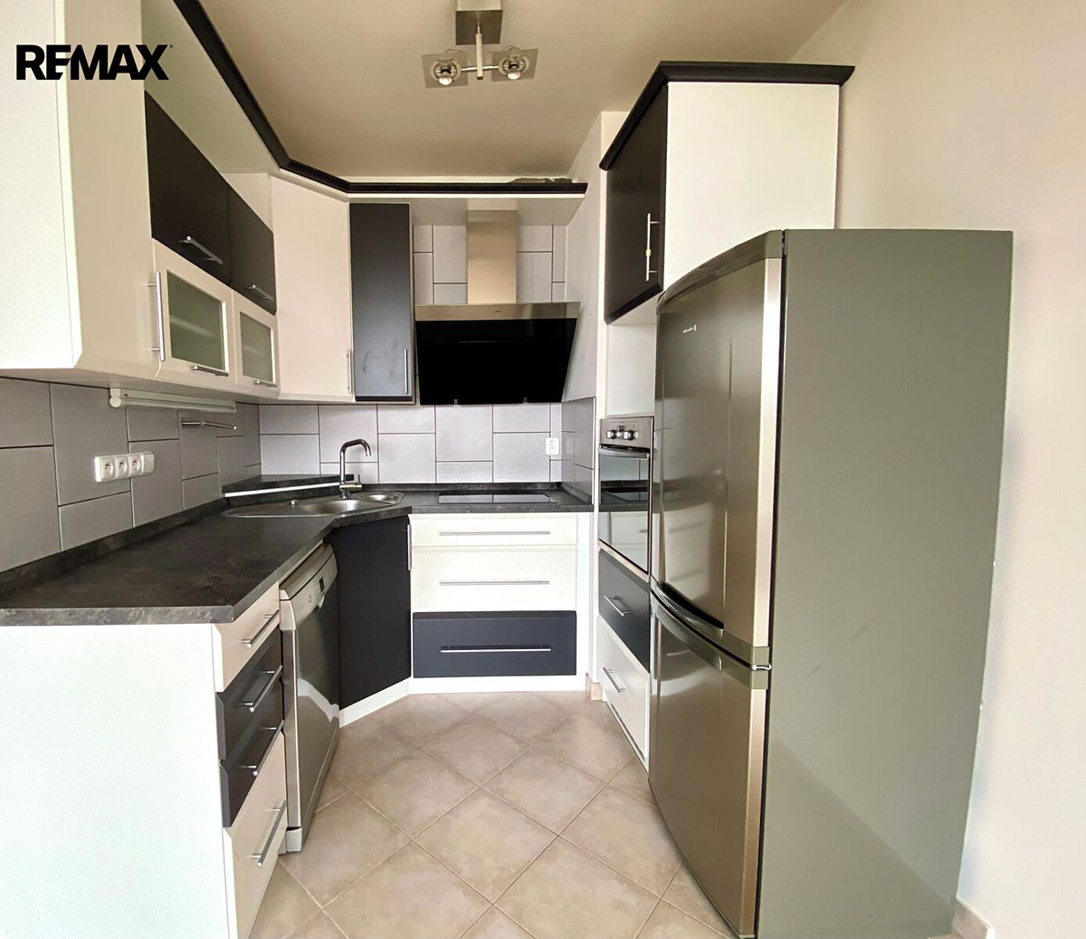 Pronájem bytu 2+kk 61 m² – fotografie 4