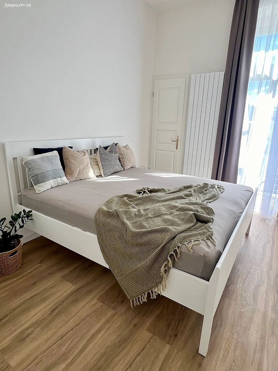 Pronájem bytu 2+kk 45 m² – fotografie 2