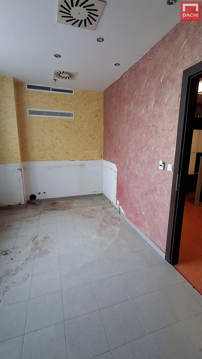 Pronájem komerční nemovitosti 200 m² – fotografie 3