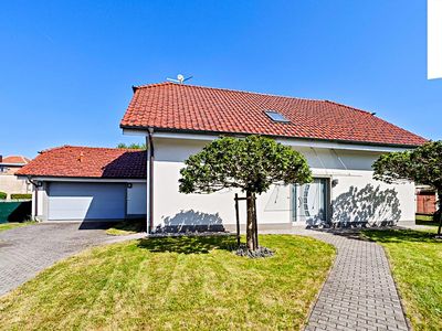 Prodej rodinného domu 211 m², pozemek 975 m²