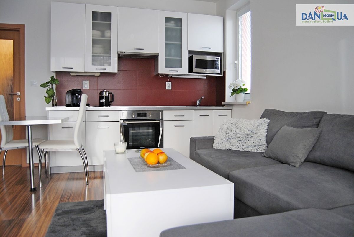 Pronájem bytu 2+kk 42 m² – fotografie 2