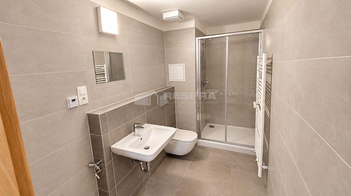 Pronájem bytu 1+kk 38 m² – fotografie 3