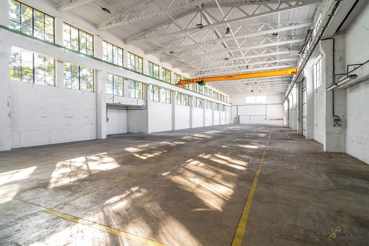 Pronájem kanceláře 1480 m² – fotografie 3