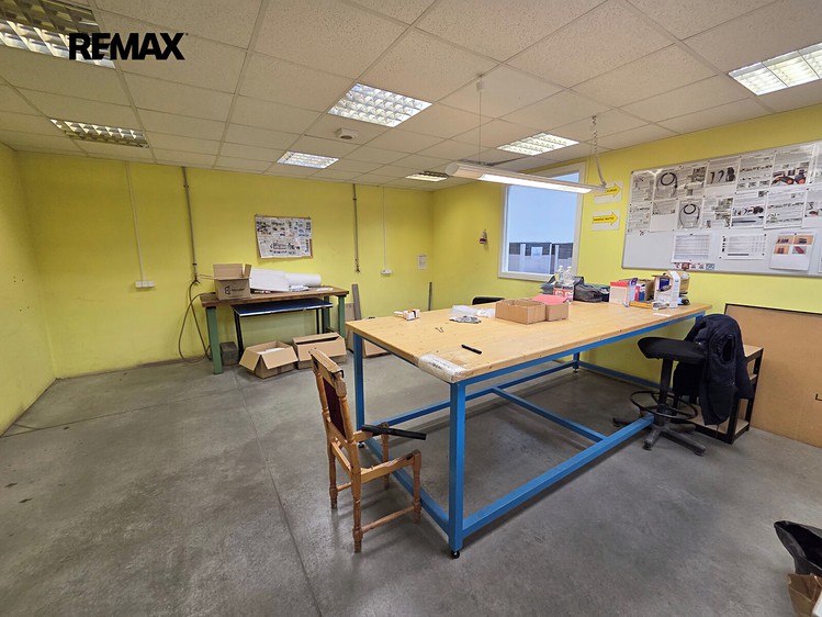 Pronájem komerčního prostoru, 2 250 m² (20 z 30)