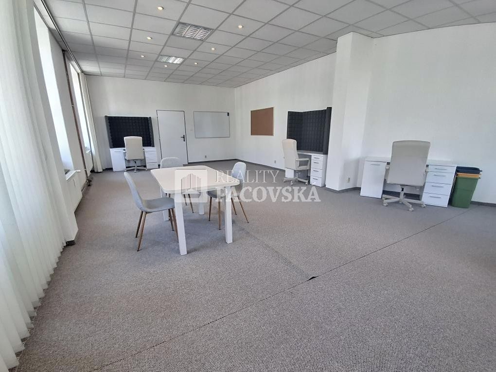 Pronájem kanceláře 76 m² – fotografie 5