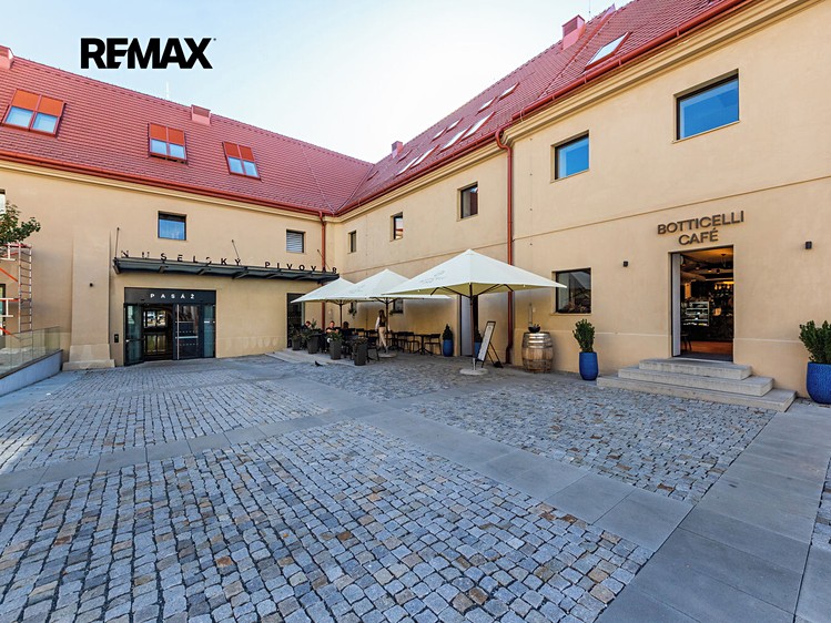 Pronájem bytu 2+kk, 62 m² (18 z 20)