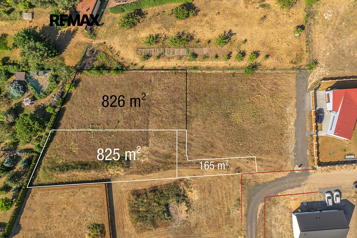 Prodej stavebního pozemku 825 m² – fotografie 2