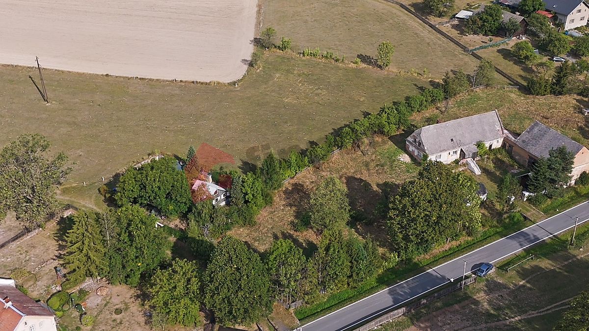 Prodej stavebního pozemku 1800 m², Čaková – fotka 1 z 3