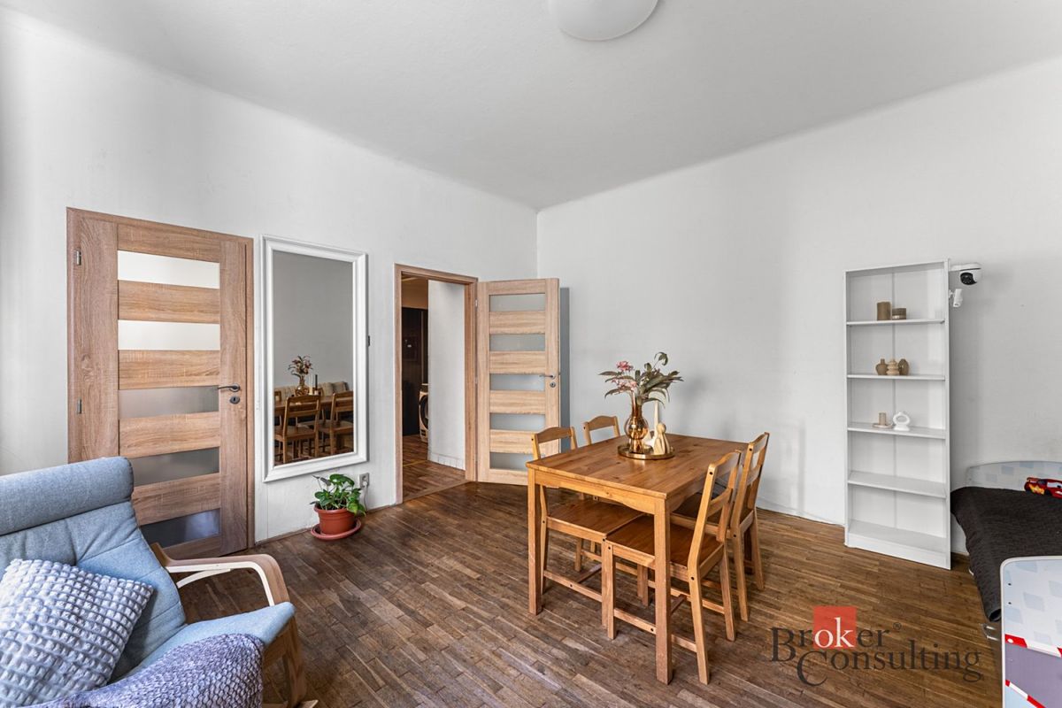 Prodej bytu 2+1 40 m², Praha – fotka 1 z 3