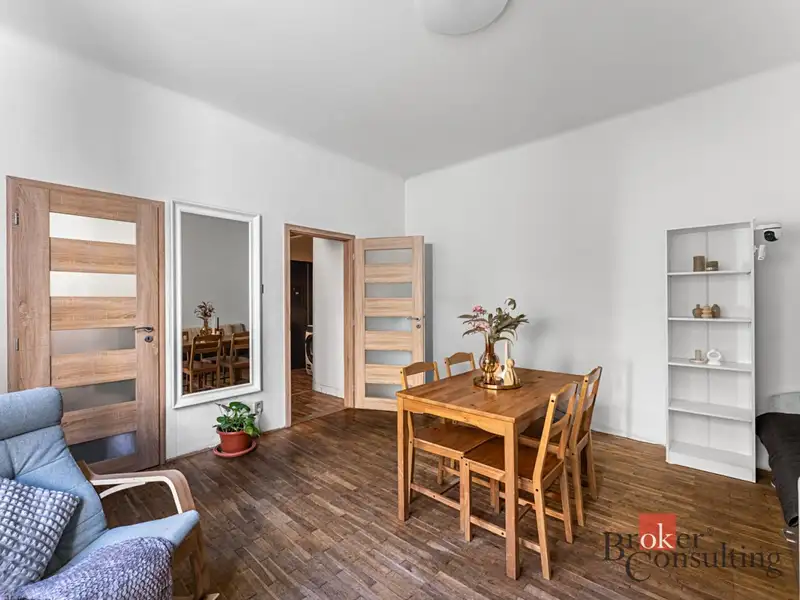 Prodej bytu 2+1 40 m², Praha – náhled fotky 1