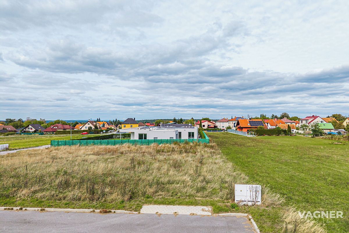 Prodej stavebního pozemku 740 m² – fotografie 4
