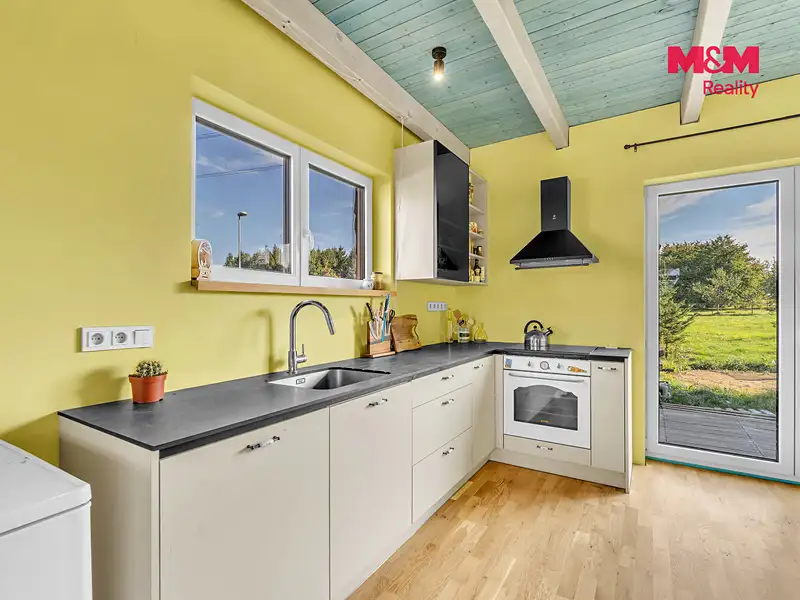 Prodej rodinného domu 65 m², pozemek 1009 m², Lužany – náhled fotky 3