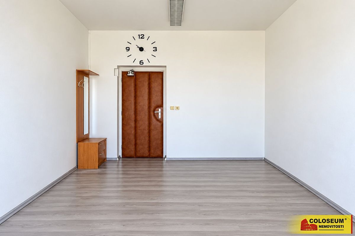 Pronájem kanceláře 24 m² – fotografie 2
