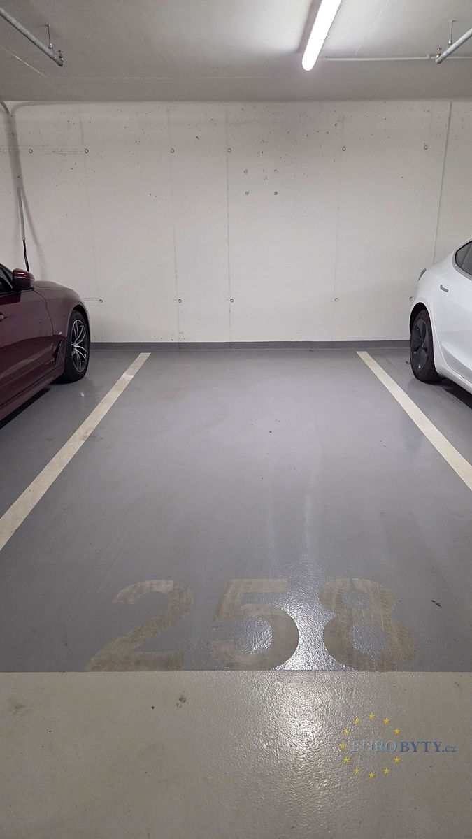 Pronájem garáže 15 m² – fotografie 3