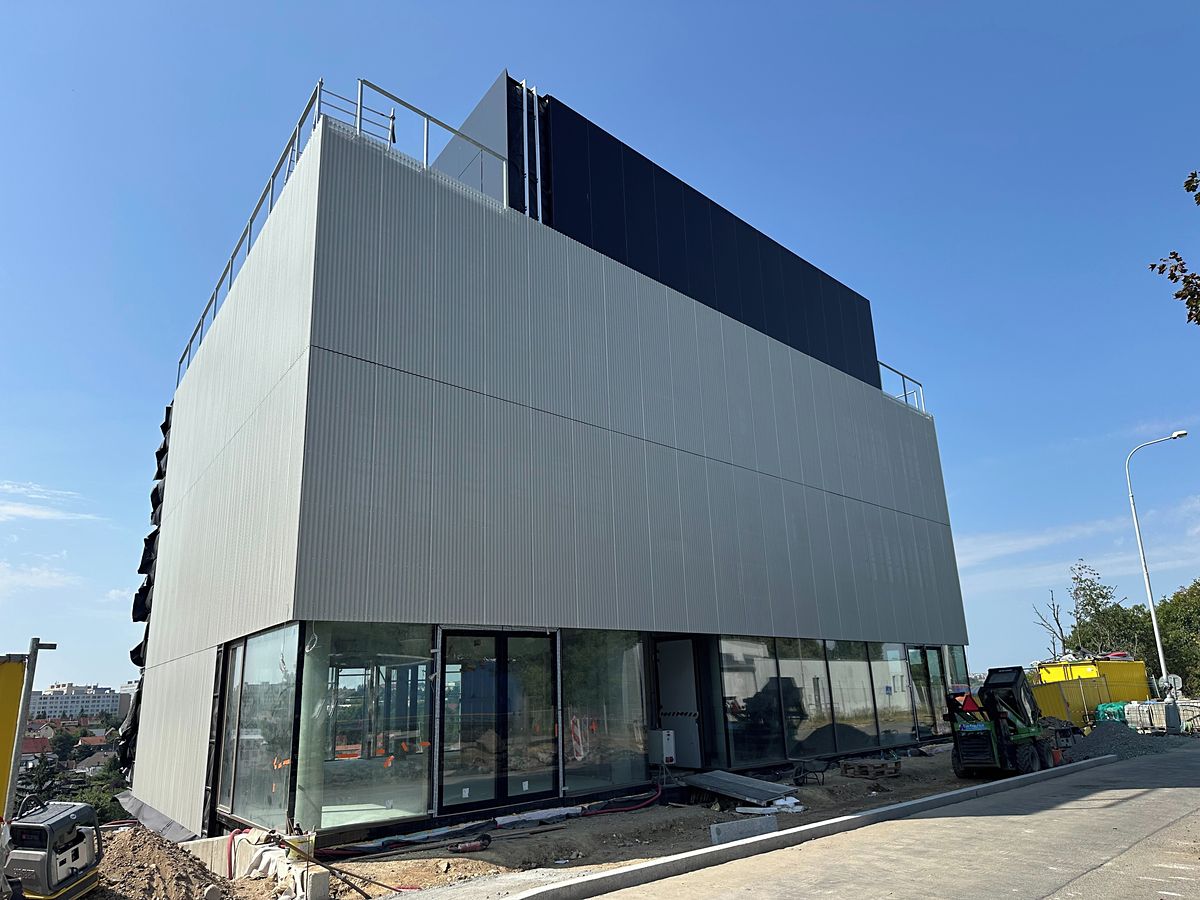 Pronájem kanceláře 200 m² – fotografie 2