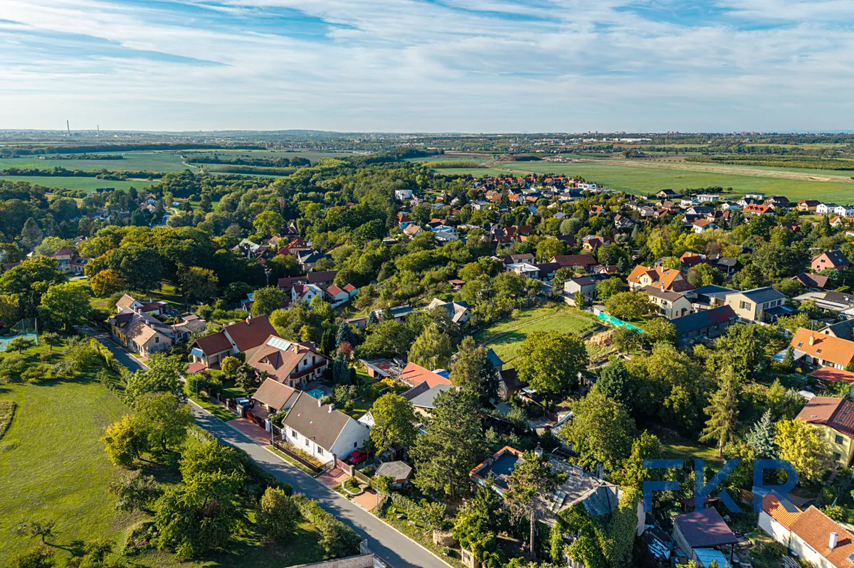 Prodej stavebního pozemku 1000 m²
