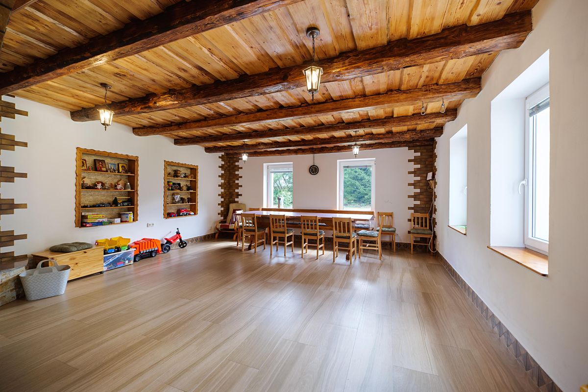 Prodej rodinného domu 216 m², pozemek 1354 m² – fotografie 5