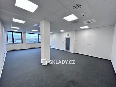 Pronájem kanceláře 216 m²