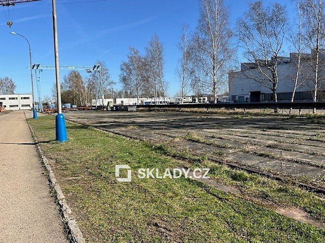 Pronájem komerčního pozemku 2200 m² – fotografie 4