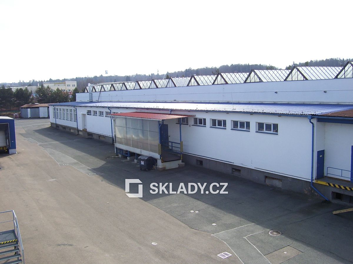 Pronájem skladového prostoru 1700 m²