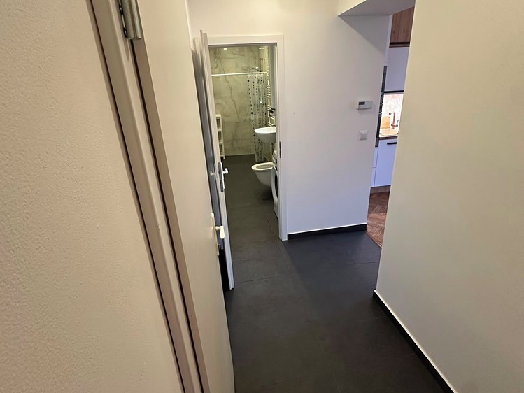 Pronájem bytu 2+kk, 80 m² (15 z 15)