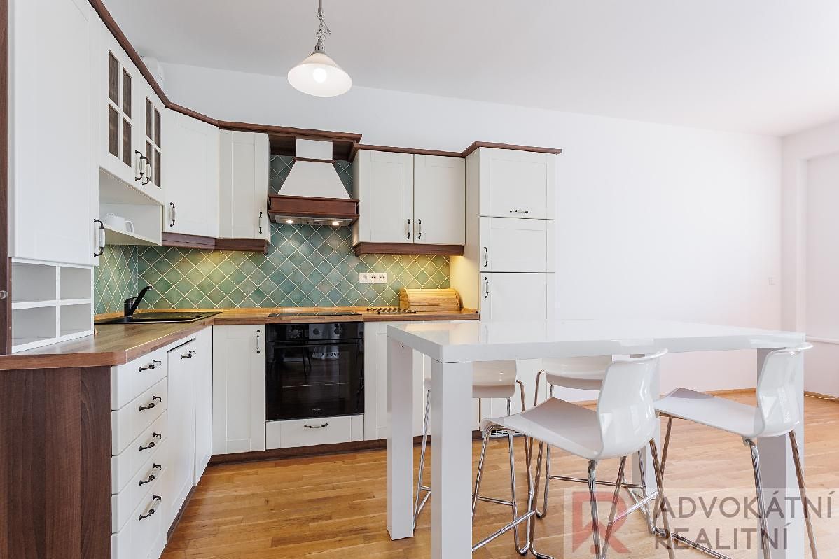 Pronájem bytu 1+kk 35 m² – fotografie 2