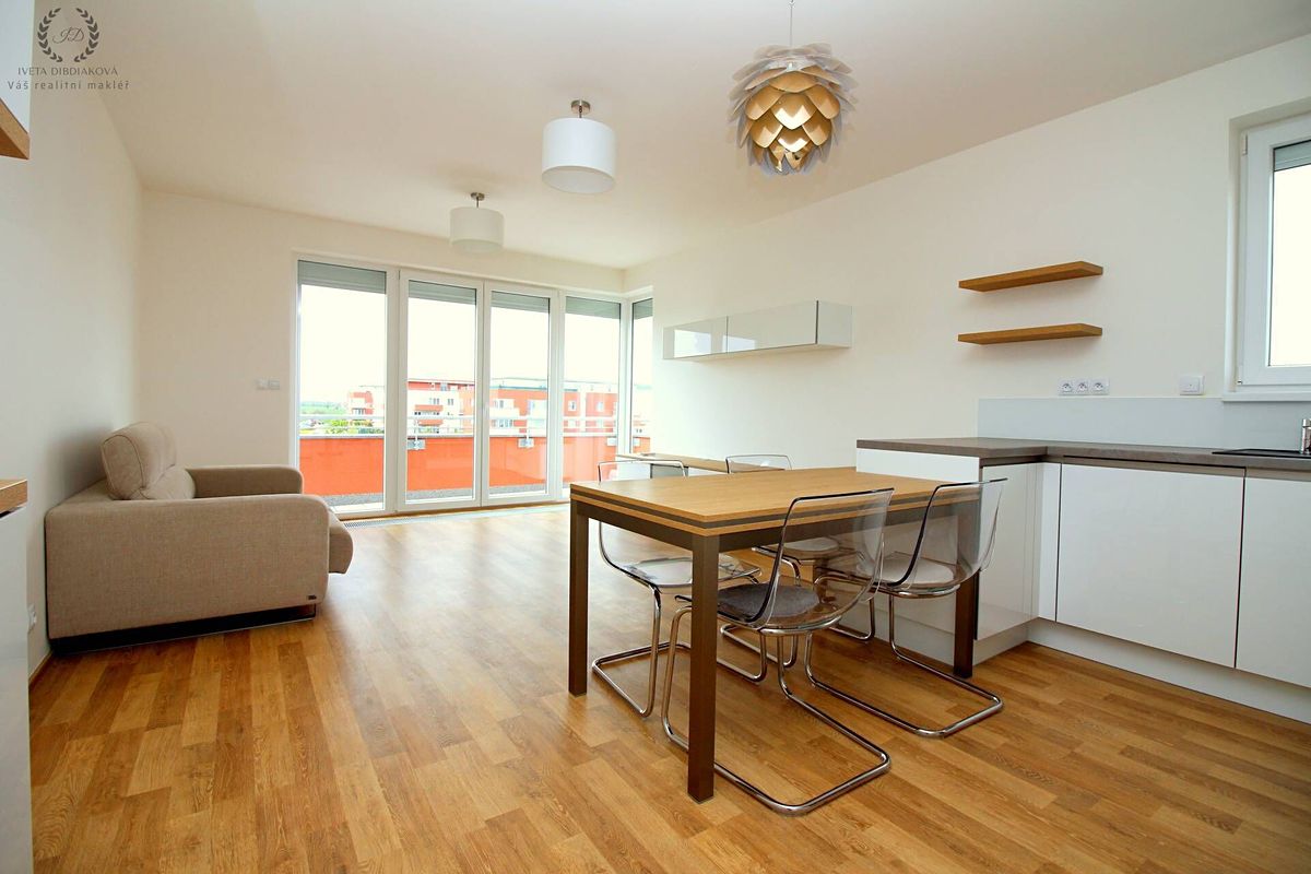 Pronájem bytu 2+kk 71 m² – fotografie 2