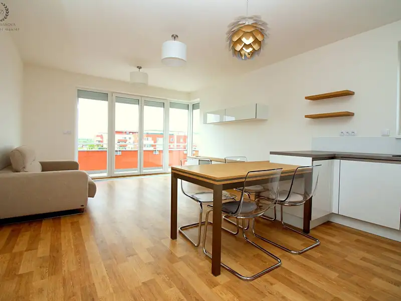 Pronájem bytu 2+kk 71 m², Praha – náhled fotky 2