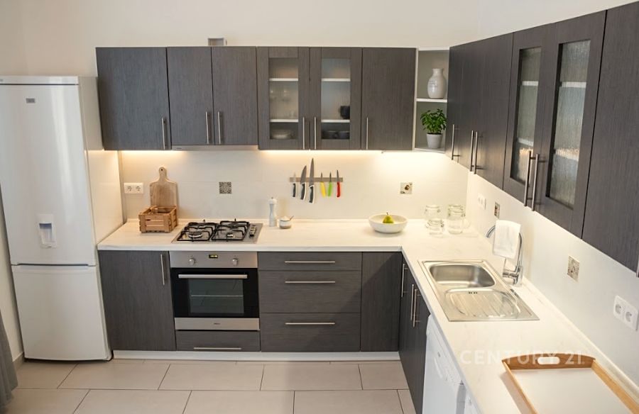 Pronájem bytu 2+1 70 m² – fotografie 2