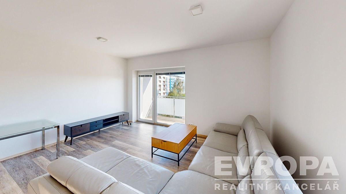 Pronájem bytu 3+kk 81 m² – fotografie 4