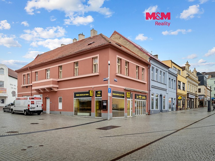 Prodej komerčního prostoru, 453 m² (1 z 19)