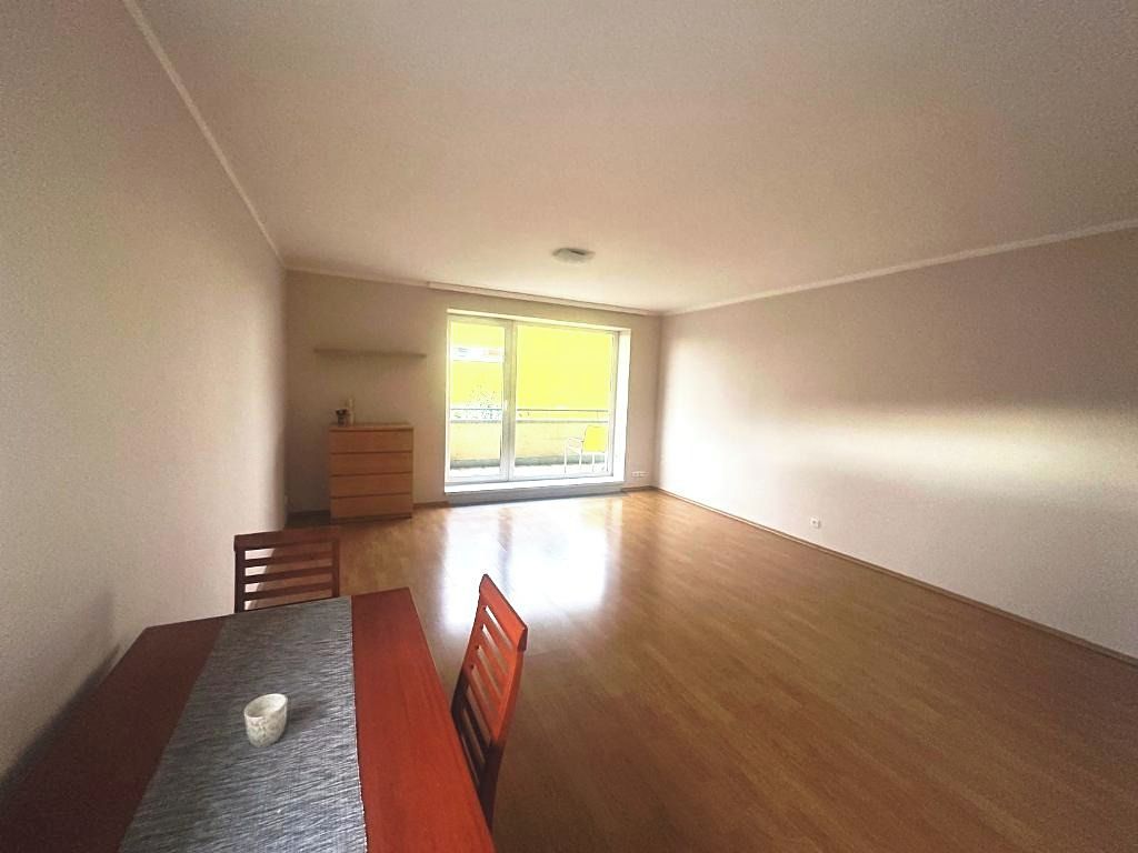 Pronájem bytu 2+kk 66 m² – fotografie 3