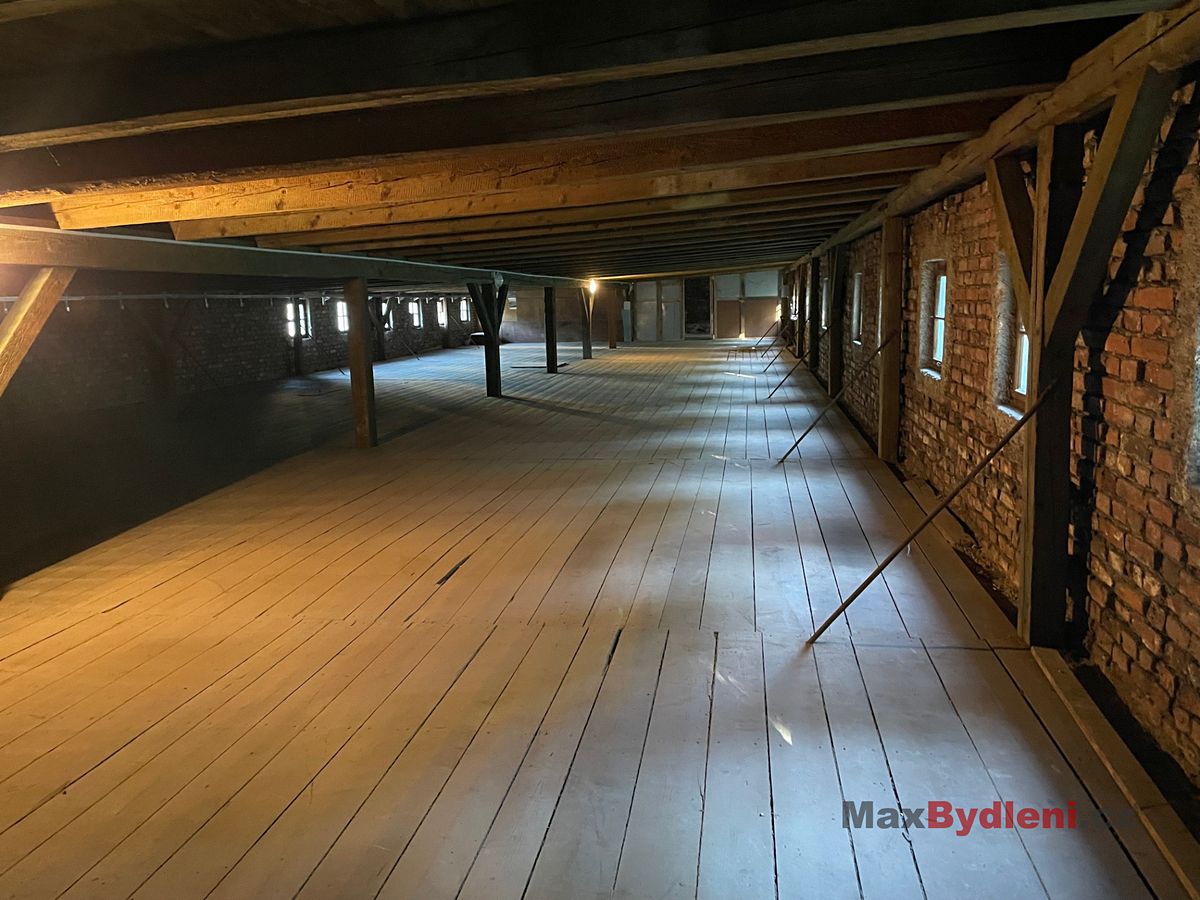 Pronájem skladového prostoru 400 m² – fotografie 2