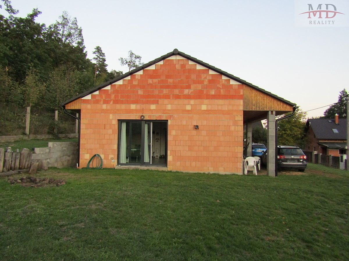 Prodej rodinného domu 103 m², pozemek 847 m² – fotografie 2