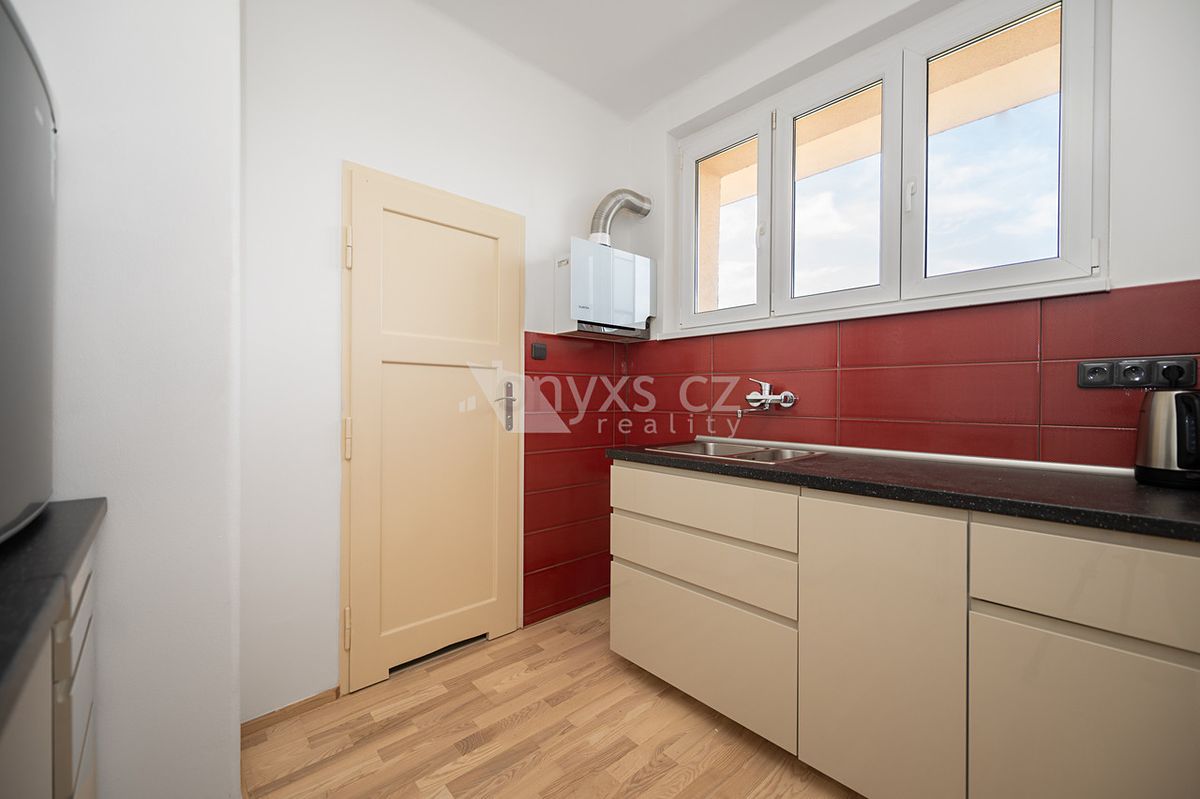 Pronájem bytu 2+1 40 m² – fotografie 2