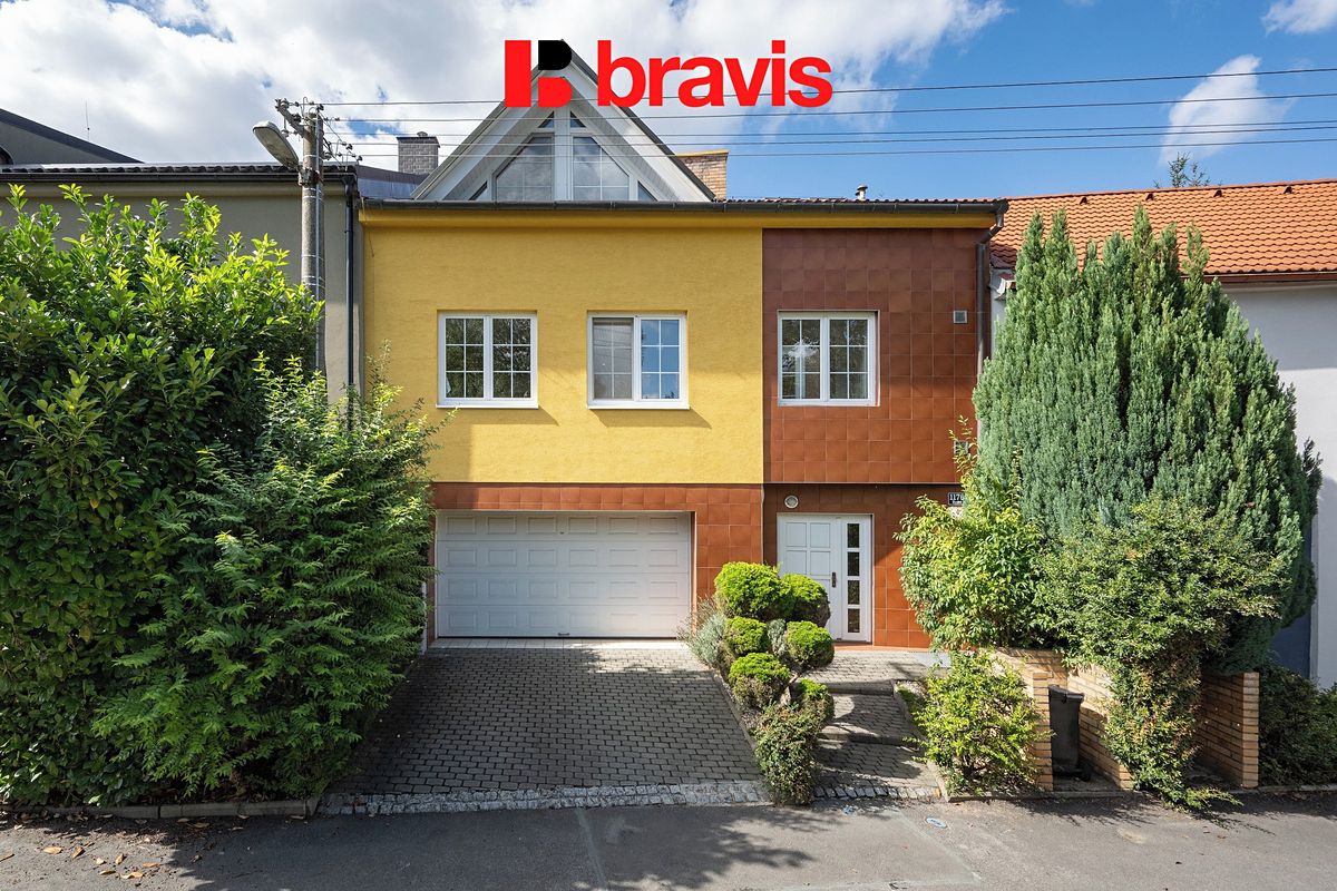 Prodej rodinného domu 309 m², pozemek 374 m²