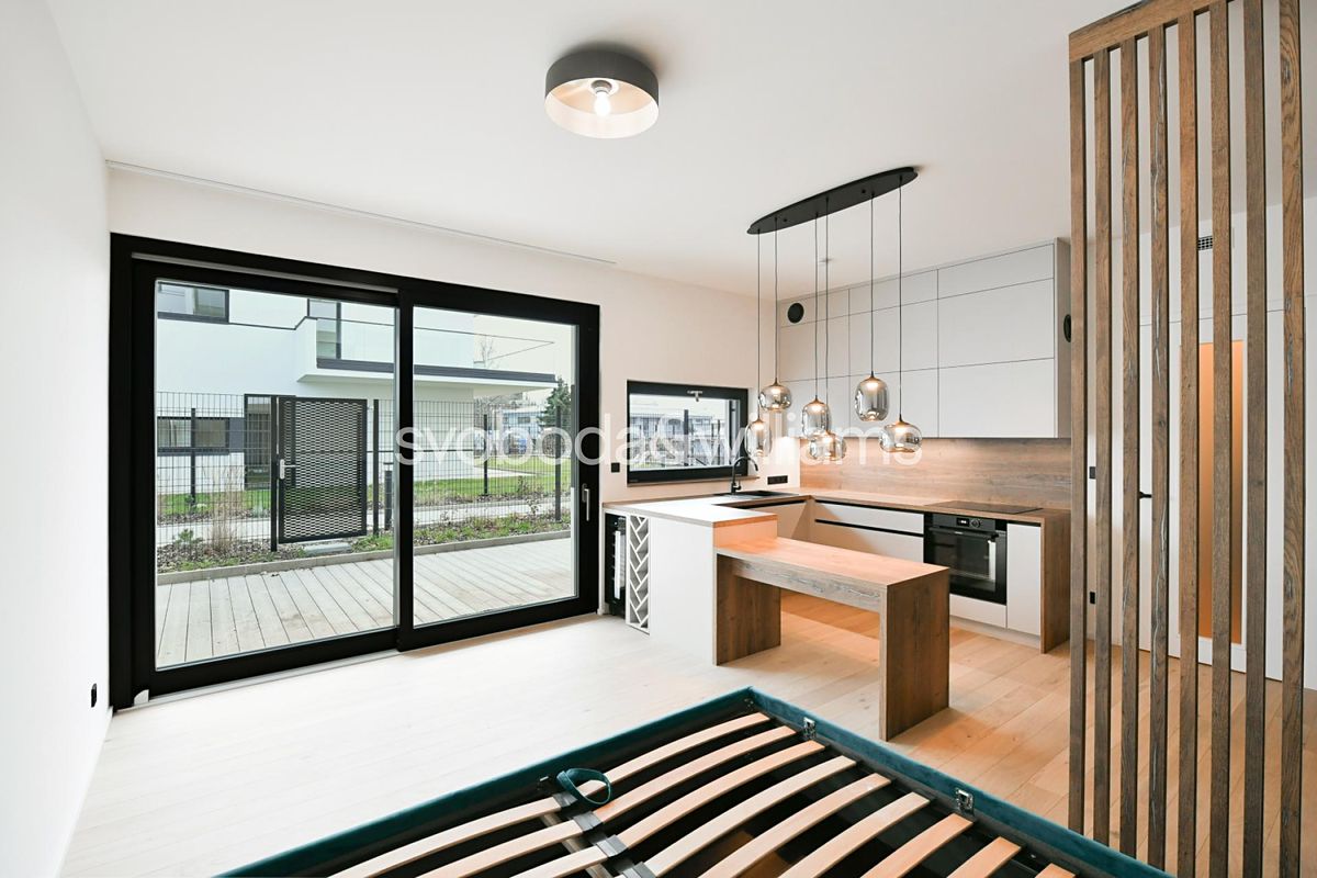Pronájem bytu 1+kk 36 m² – fotografie 4